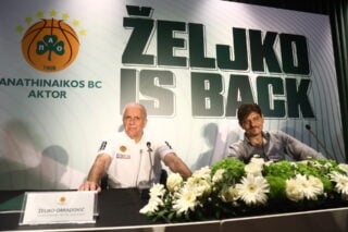 Live η παρουσίαση του Ζέλικο Ομπράντοβιντς στο ΟΑΚΑ – Θερμή υποδοχή και στιγμές συγκίνησης
