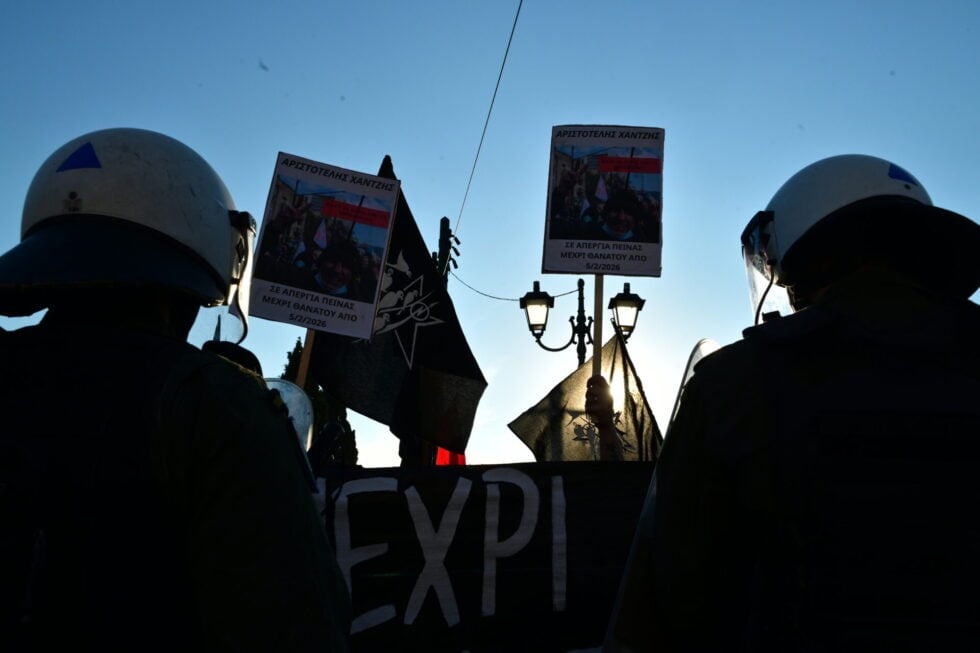 Συγκέντρωση στο Σύνταγμα για τα Προσφυγικά της Αλεξάνδρας και τον Αριστοτέλη Χαντζή [εικόνες – βίντεο]