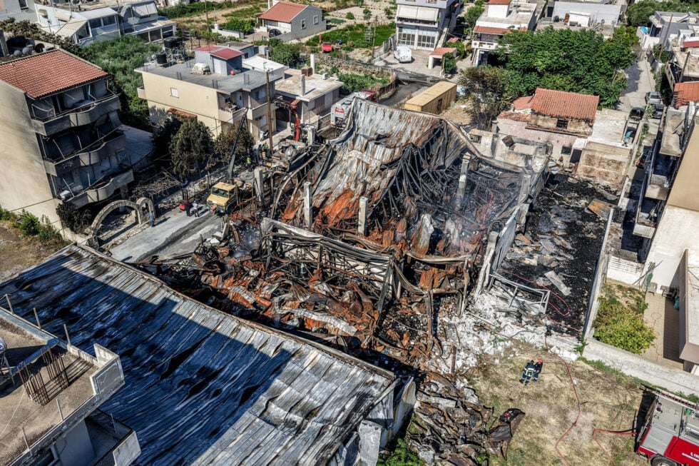 Η επόμενη μέρα από τη φωτιά στο εργοστάσιο ξυλίας στο Ηράκλειο Κρήτης (ΣΤΕΦΑΝΟΣ ΡΑΠΑΝΗΣ / EUROKINISSI)