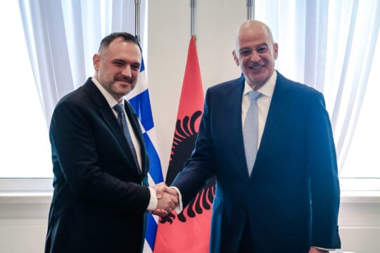 Συνάντηση Δένδια με τον Αλβανό ομόλογό του: Αμυντική συνεργασία, διεθνή ζητήματα ασφαλείας και κυβερνοασφάλεια στο επίκεντρο