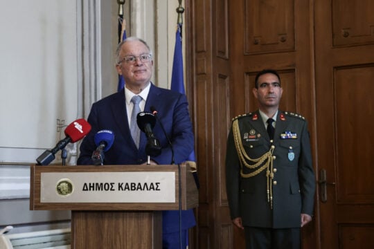 Ο Τασούλας, η Καβάλα και τα βιβλία του Βασίλη Βασιλικού