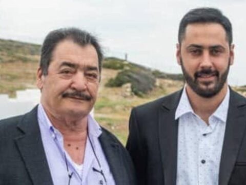 Το συγκινητικό αντίο στον καπετάν Γιάννη Σκοπελίτη από τον γιο του: «Σε περιμένει ο παππούς να ταξιδέψετε μαζί»