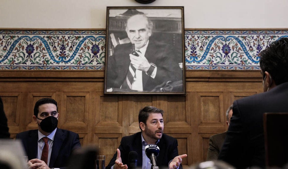ΠΑΣΟΚ: «Eβδομάδα Ανδρέα» για τα 30 χρόνια από τον θάνατό του – Ενόχληση για τις δηλώσεις Σιακαντάρη
