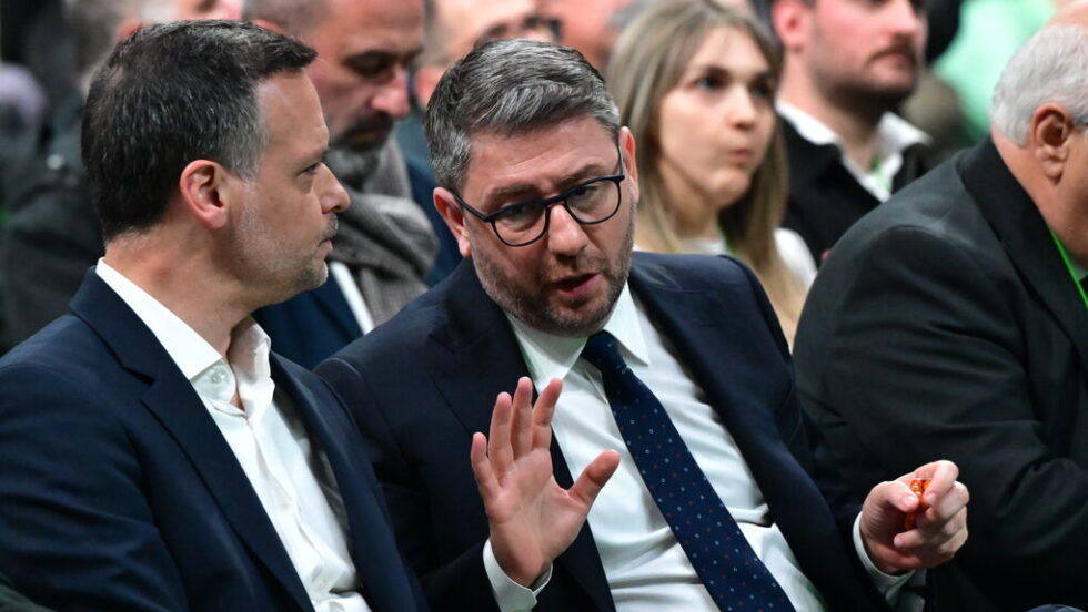 Στη μέγκενη των δημοσκοπήσεων το ΠΑΣΟΚ: Αναψε φωτιές ο Χάρης Δούκας για συνεργασία με την ΕΛΑΣ