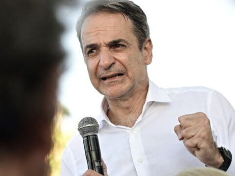 Ν.Δ.: Επικοινωνιακή στροφή στα δεξιά και στη μεσαία τάξη