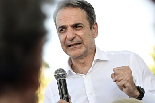 Ν.Δ.: Επικοινωνιακή στροφή στα δεξιά και στη μεσαία τάξη