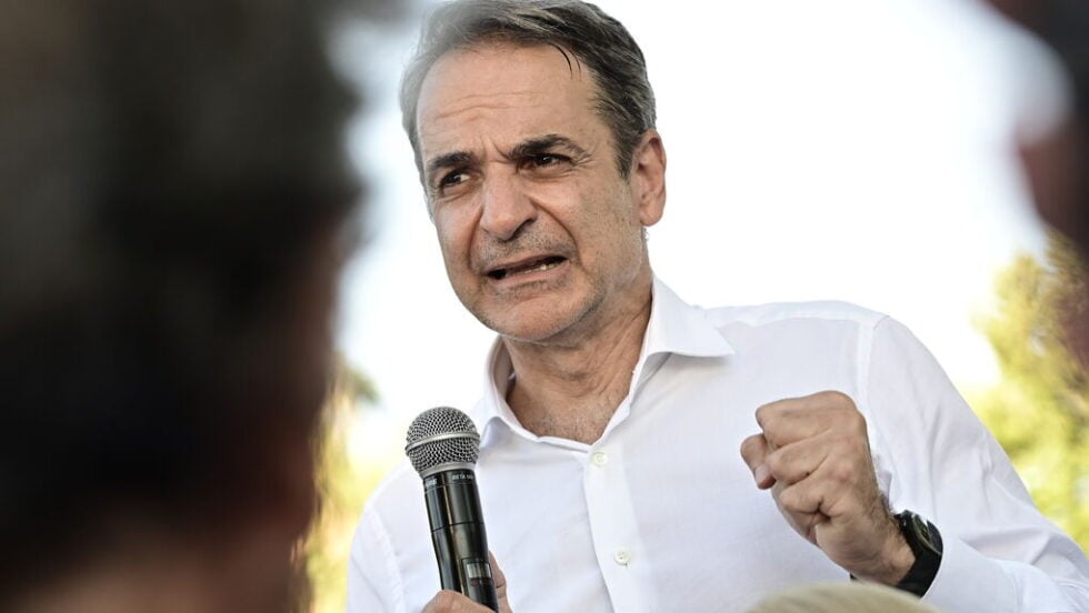 Ν.Δ.: Επικοινωνιακή στροφή στα δεξιά και στη μεσαία τάξη