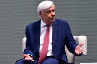 Μύδροι Παυλόπουλου για την αναθεώρηση του Συντάγματος: «Ερασιτεχνικοί πειραματισμοί και σκοπιμότητες»