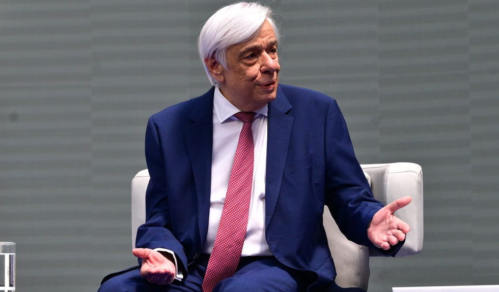 Μύδροι Παυλόπουλου για την αναθεώρηση του Συντάγματος: «Ερασιτεχνικοί πειραματισμοί και σκοπιμότητες»