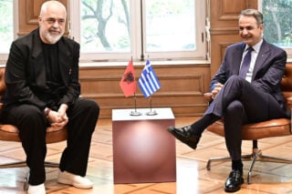 Δύσκολες οι ισορροπίες στο ελληνοαλβανικό μέτωπο