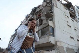 Ο εφιάλτης στη Βενεζουέλα μεγαλώνει: Εκατόμβη νεκρών μετά τους φονικούς σεισμούς – Δεκάδες χιλιάδες οι αγνοούμενοι στα συντρίμμια [εικόνες – βίντεο]