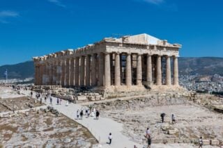 Το δυτικό αέτωμα του Παρθενώνα συμπληρώνεται μετά από 220 χρόνια – Απομακρύνθηκαν οι σκαλωσιές