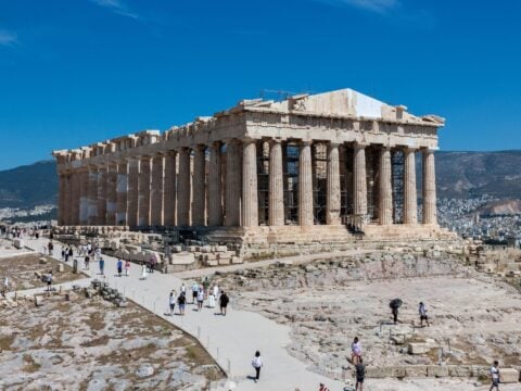 Το δυτικό αέτωμα του Παρθενώνα συμπληρώνεται μετά από 220 χρόνια – Απομακρύνθηκαν οι σκαλωσιές