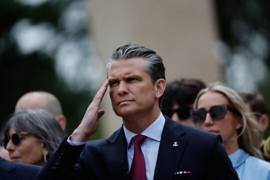 Φασιστικό παραλήρημα Χέγκσεθ: Η Ευρώπη αντιμέτωπη με «εισβολή» επικίνδυνων ιδεολογιών – Η αναφορά στην Ελλάδα