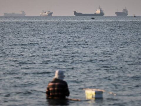 Στενά του Ορμούζ: Η Τεχεράνη απορρίπτει παρέμβαση από Γαλλία και Ομάν για αποναρκοθέτηση της περιοχής