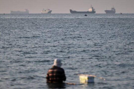 Συμφωνία ΗΠΑ – Ιράν: Ρήτρα για τέλη στο Ορμούζ πρόσθεσε η Τεχεράνη την τελευταία στιγμή