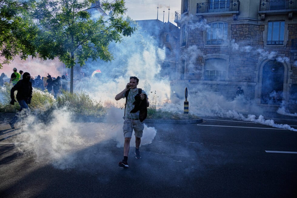 Χάος στους δρόμους της Γενεύης λίγο πριν τη σύνοδο της G7 – «Είναι μια συνάντηση πλουσίων» [εικόνες – βίντεο]