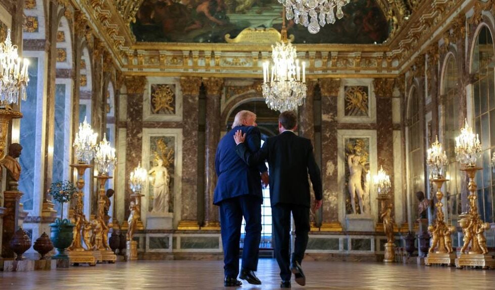 Politico: Πώς «κέρδισε» ο Μακρόν τον Τραμπ στην G7 – Διπλωματική δεινότητα ή… κολακείες;