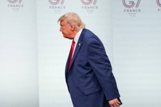 BBC για συμφωνία ΗΠΑ και Ιράν: Η «μάχη» των 60 ημερών, οι ασάφειες και το ερώτημα των 300 δισ.