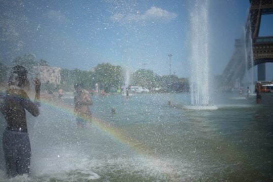 «Βράζει» η Ευρώπη από τον καύσωνα – Αντιμέτωποι με έντονη ζέστη 150 εκατ. άνθρωποι
