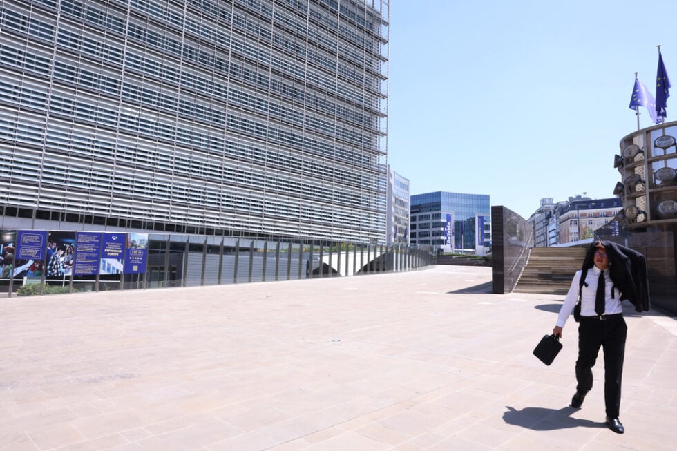 Καύσωνας στην Ευρώπη: Θερμοκρασίες ρεκόρ, δεκάδες νεκροί και εκατοντάδες επείγοντα περιστατικά