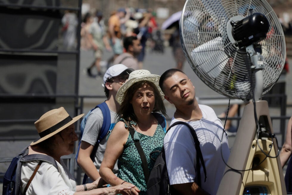 Καύσωνας στην Ευρώπη: Θερμοκρασίες ρεκόρ, δεκάδες νεκροί και εκατοντάδες επείγοντα περιστατικά