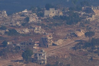 Λίβανος: Ασταμάτητες οι ισραηλινές επιθέσεις παρά την εκεχειρία – Αναφορά για καταστροφή σήραγγας «με πολλά όπλα»