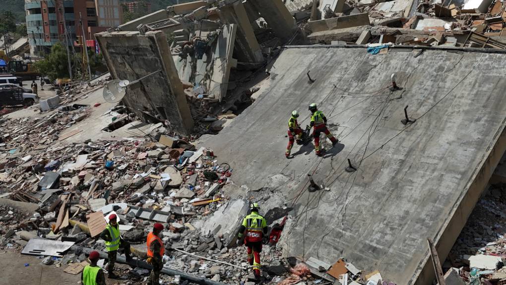 Βενεζουέλα: Σχεδόν 1.500 νεκροί, κατέρρευσαν 89 κτίρια – Πώς ψάχνουν για επιζώντες στα ερείπια