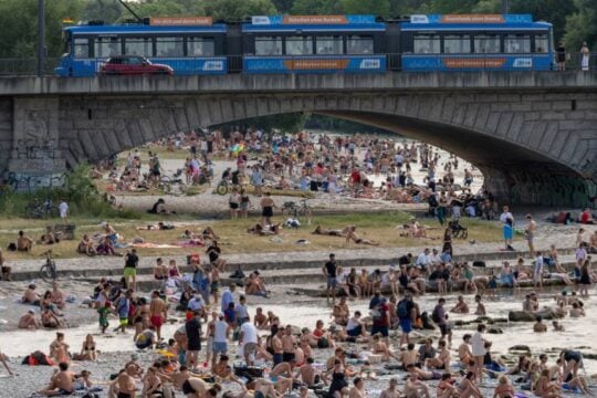 Καύσωνας στην Ευρώπη: Αντιμέτωποι με υψηλές θερμοκρασίες 130 εκατ. άνθρωποι σήμερα – Σε συναγερμό τα Βαλκάνια