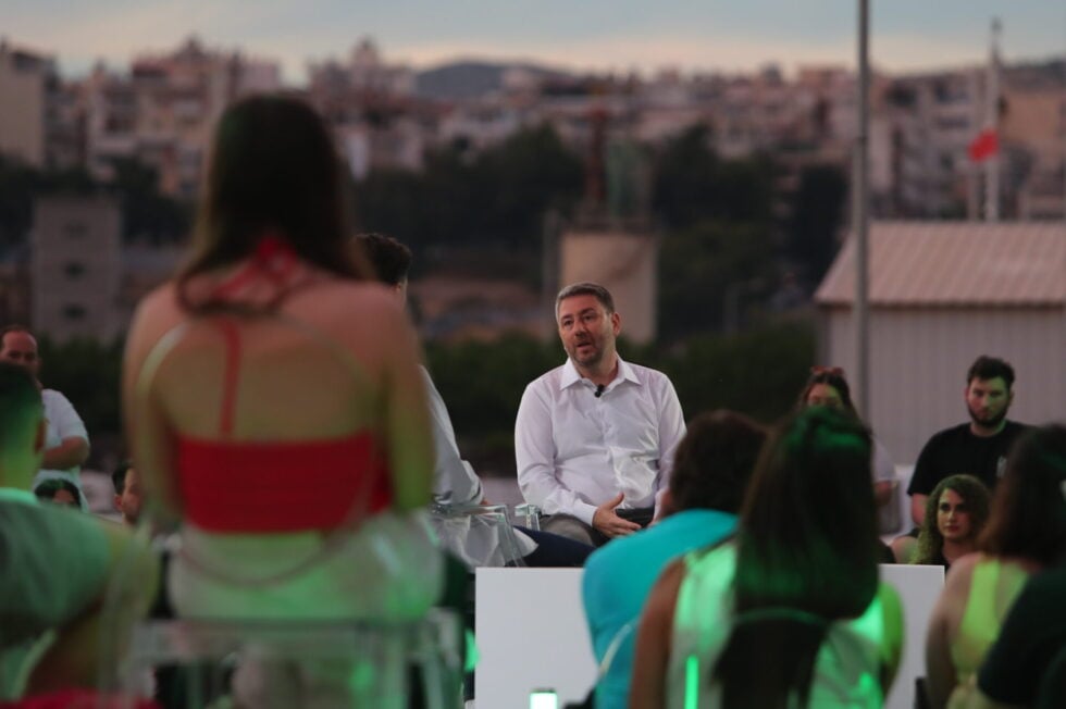 Δέσμευση Ανδρουλάκη στη Δραπετσώνα: Δωρεάν στα ΜΜΜ οι νέοι μέχρι 24 ετών σε Αθήνα – Θεσσαλονίκη [βίντεο]