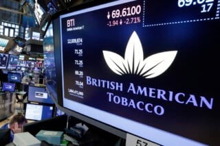 Η British American Tobacco περικόπτει 9.000 θέσεις εργασίας