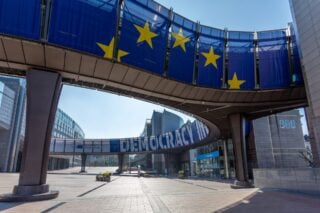 Ρεκόρ στις δαπάνες για λόμπι στις Βρυξέλλες: Οι εταιρείες ξόδεψαν 382 εκατομμυρίων ευρώ μέσα σε ένα έτος