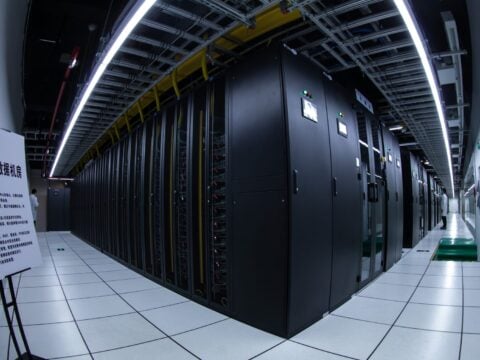 Στην Κίνα το πρώτο υποθαλάσσιο Data Center που λειτουργεί με αιολική ενέργεια
