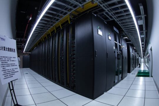 Στην Κίνα το πρώτο υποθαλάσσιο Data Center που λειτουργεί με αιολική ενέργεια