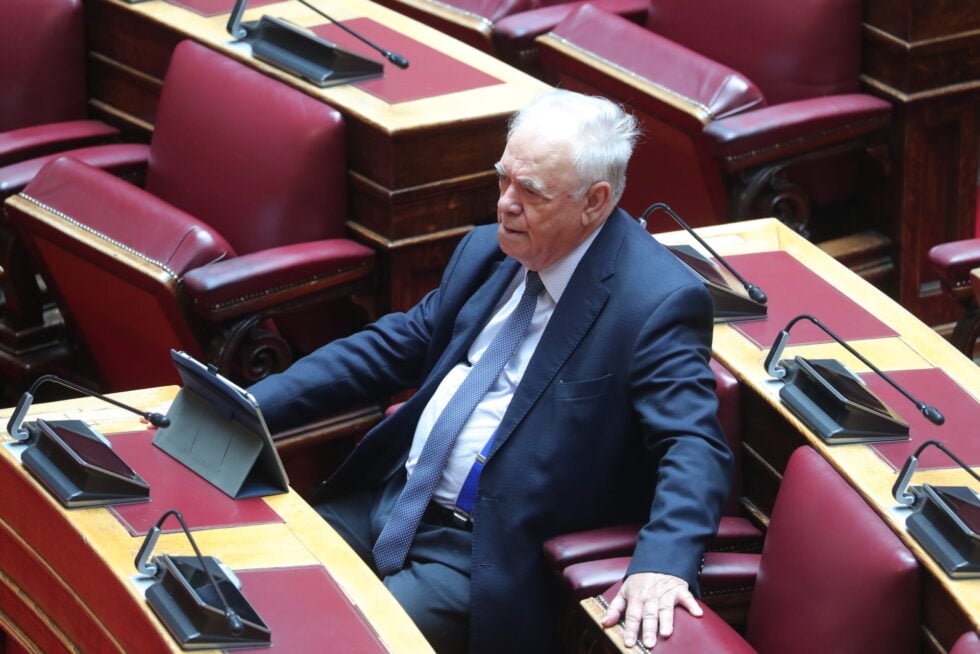 Ανεξαρτητοποιήθηκε και επισήμως από τον ΣΥΡΙΖΑ ο Δραγασάκης: Δηλώνει ανένταχτος βουλευτής της Αριστεράς