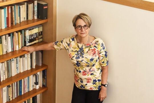 «Διακρίνοντας» ή το παράδοξο της λογοτεχνικής κριτικής