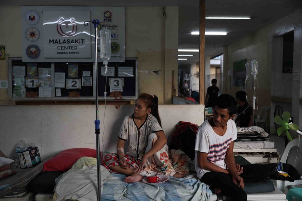 Σεισμός 7,8 Ρίχτερ στις Φιλιππίνες: Στους 35 οι νεκροί, εκατοντάδες οι τραυματίες – Αγωνία για δύο εγκλωβισμένους [εικόνες – βίντεο]