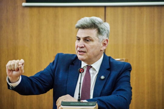 Φαραντούρης: Ζητά ευρωπαϊκή παρέμβαση για την έκθεση του ΔΝΤ για τα κόκκινα δάνεια στην Ελλάδα