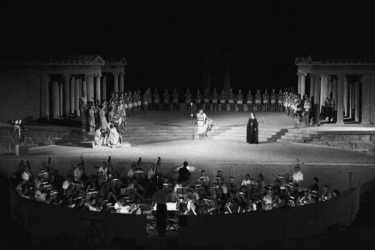 Η ΔΕΗ στηρίζει την έκθεση «Σημείο Κάλλας» στο Αρχαίο Θέατρο Επιδαύρου