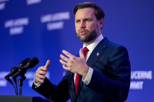 Βανς: Η Τεχεράνη αποδέχθηκε την επιστροφή των πυρηνικών επιθεωρητών του ΔΟΑΕ στο Ιράν
