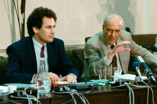 Ο Κώστας Λαλιώτης γράφει για τον Ανδρέα Παπανδρέου: «Ένας Μεγάλος Απών με διαρκή Παρουσία Παντού»