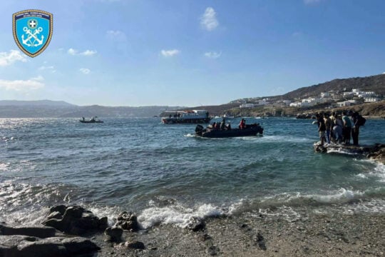 Εκατοντάδες αφίξεις μεταναστών στην Κρήτη μέσα σε λίγες ώρες