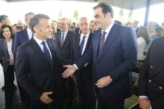 Τετ-α-τετ Μακρόν με Πιερρακάκη: Στο επίκεντρο η οικονομία και οι ελληνογαλλικές σχέσεις