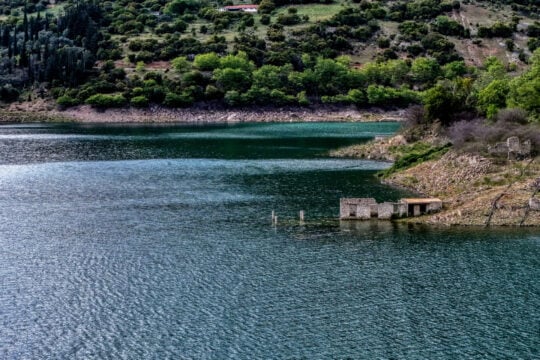 Διπλασιάστηκαν τα αποθέματα νερού αλλά οφείλουμε να κοιτάζουμε τη μεγάλη εικόνα – Τι λέει η καθηγήτρια Ελισσάβετ Φελώνη