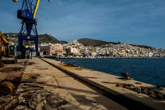 Εργατικό ατύχημα στο ναυπηγείο της Σύρου: Τραυματίστηκε 63χρονος