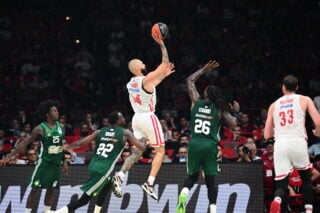 Basketball League: Με «κατοστάρα» πήρε προβάδισμα τίτλου ο Ολυμπιακός – Αποβλήθηκε ο Αταμάν