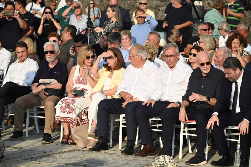 Ανδρουλάκης στο Καλέντζι: Αν ζούσε ο Ανδρέας δεν θα τολμούσαν ΕΥΠ και παρακρατικά δίκτυα να παρακολουθούν την ηγεσία του στρατού