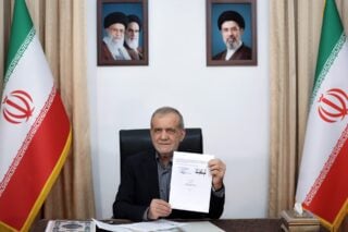 Πεζεσκιάν: «Το Ιράν δεν εμπορεύτηκε την αξιοπρέπειά του» – Δεν πάει στη Γενεύη ο Πακιστανός πρωθυπουργός