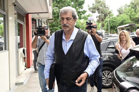 Ο Πολάκης πετάει το γάντι.: «Ο Φάμελλος μας οδήγησε στο 1%, να μπει τέλος στην ρευστοποίηση του ΣΥΡΙΖΑ»