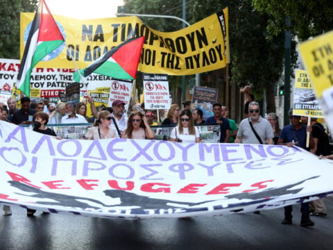 Πύλος: Πορεία μνήμης για το πολύνεκρο ναυάγιο, τρία χρόνια μετά – «Να μπουν στη φυλακή οι δολοφόνοι» [εικόνες – βίντεο]